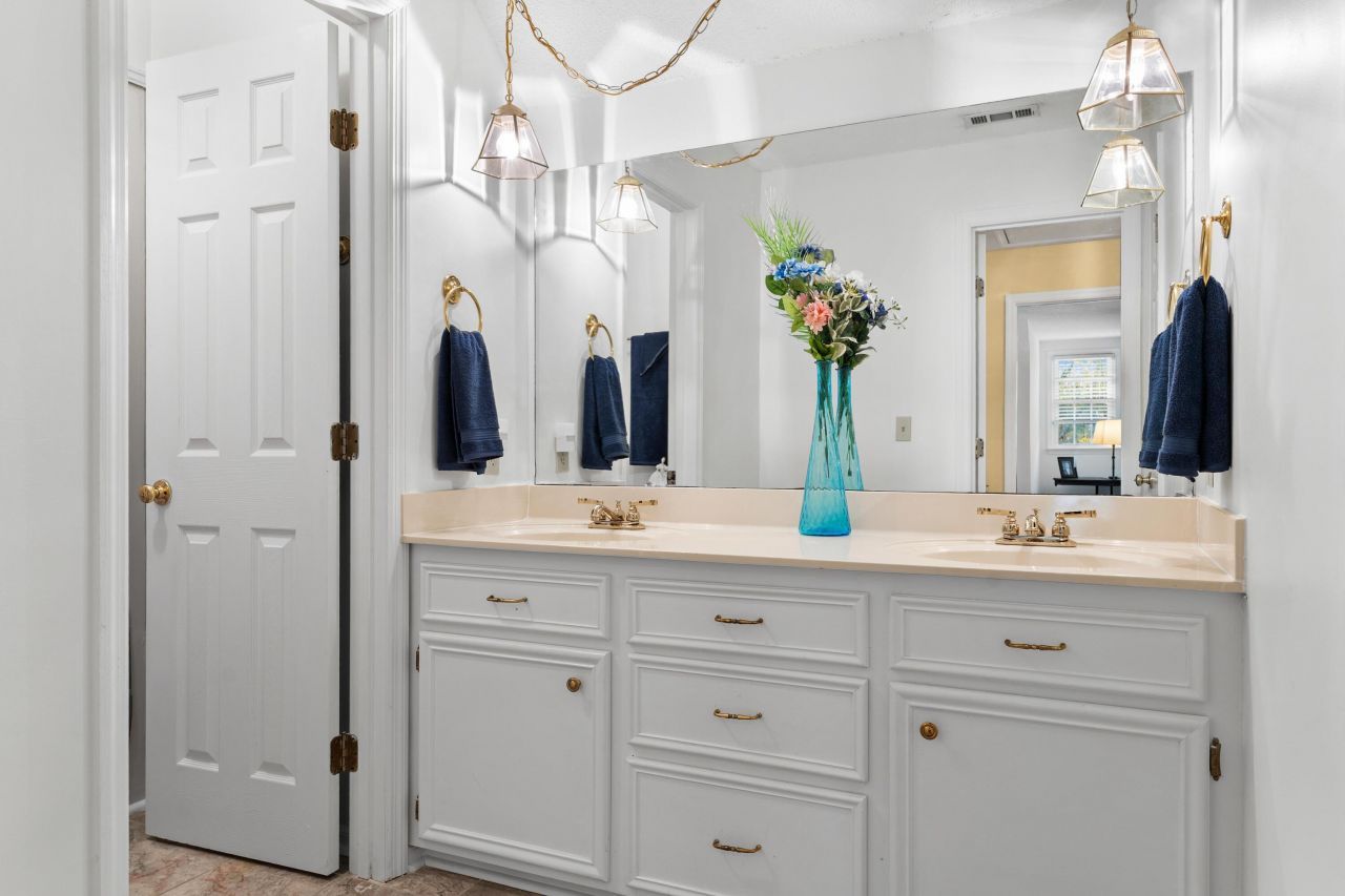 138 Governors Creek Drive Photo 29