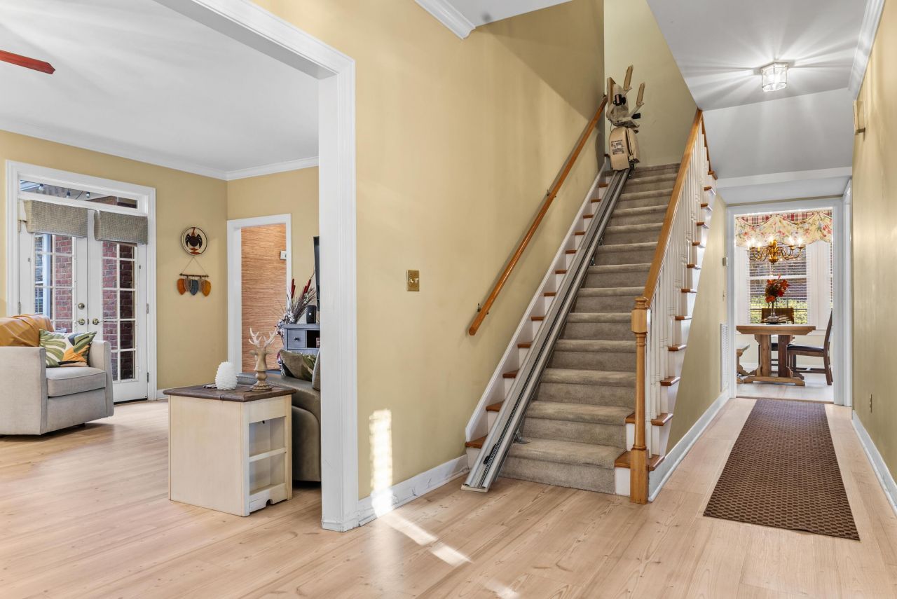 138 Governors Creek Drive Photo 6