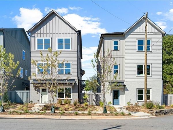 369 King's Landing, Hapeville, GA 30354