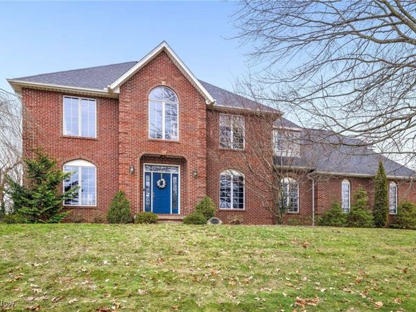 100 Merlot Court, Doylestown, OH 44230