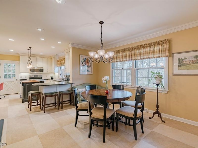 305 Hampshire Road, Akron, OH 44313 Photo 12