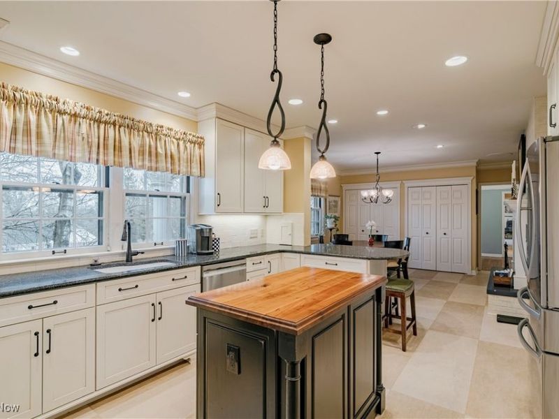 305 Hampshire Road, Akron, OH 44313 Photo 18