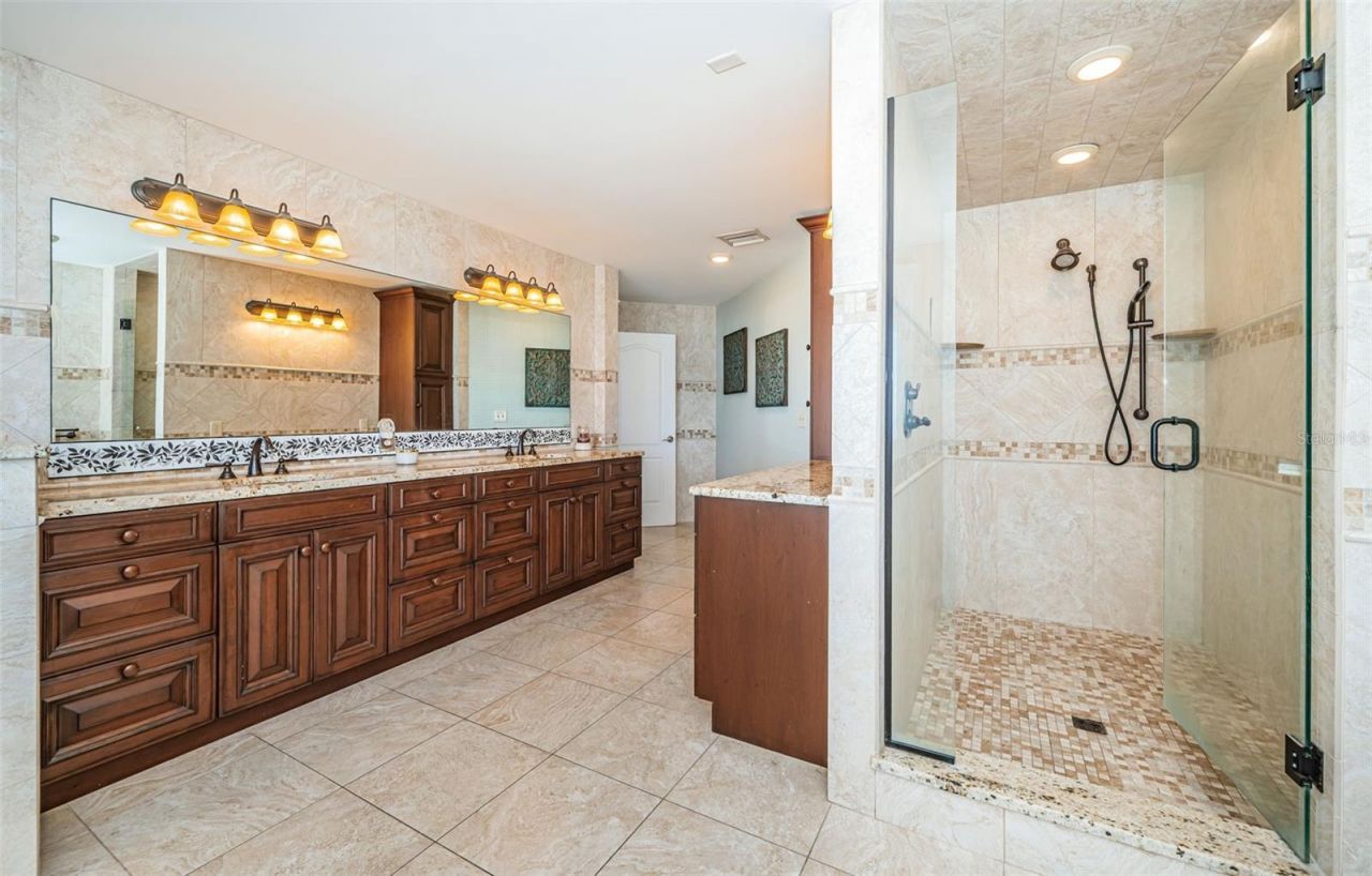 934 Eldorado Avenue, Clearwater Beach, FL 33767 Photo