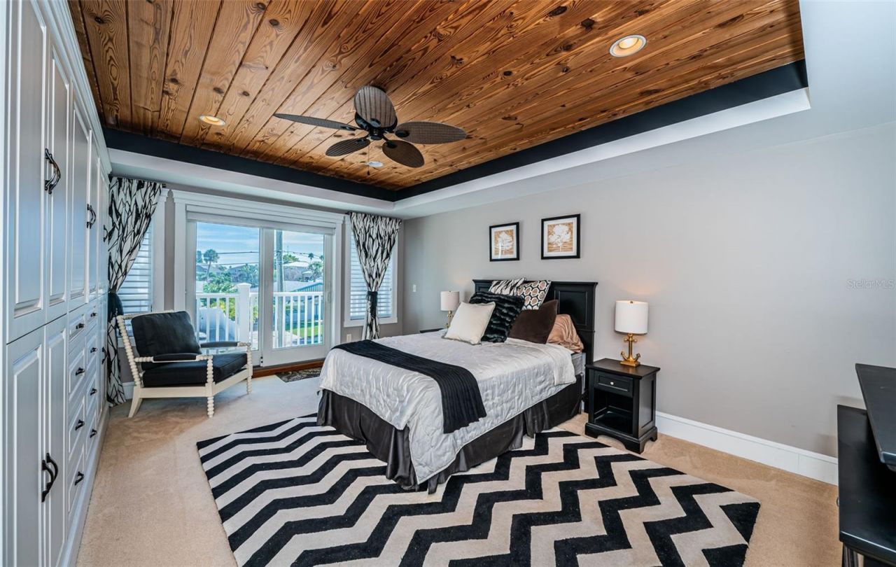 934 Eldorado Avenue, Clearwater Beach, FL 33767 Photo