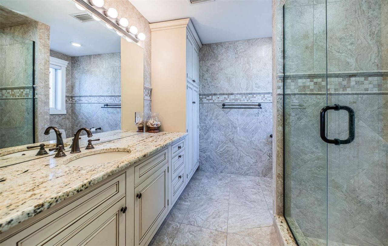 934 Eldorado Avenue, Clearwater Beach, FL 33767 Photo