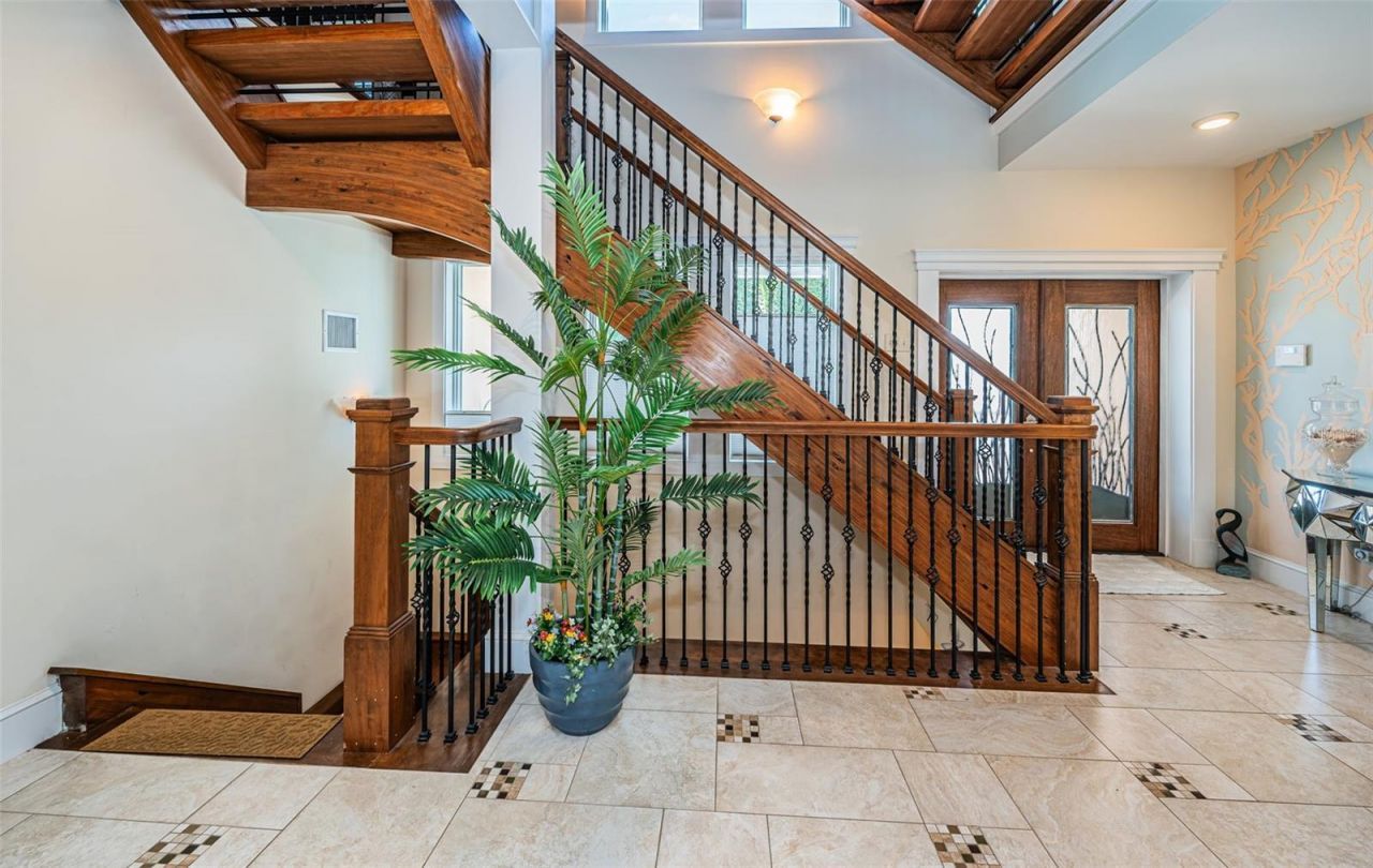 934 Eldorado Avenue, Clearwater Beach, FL 33767 Photo