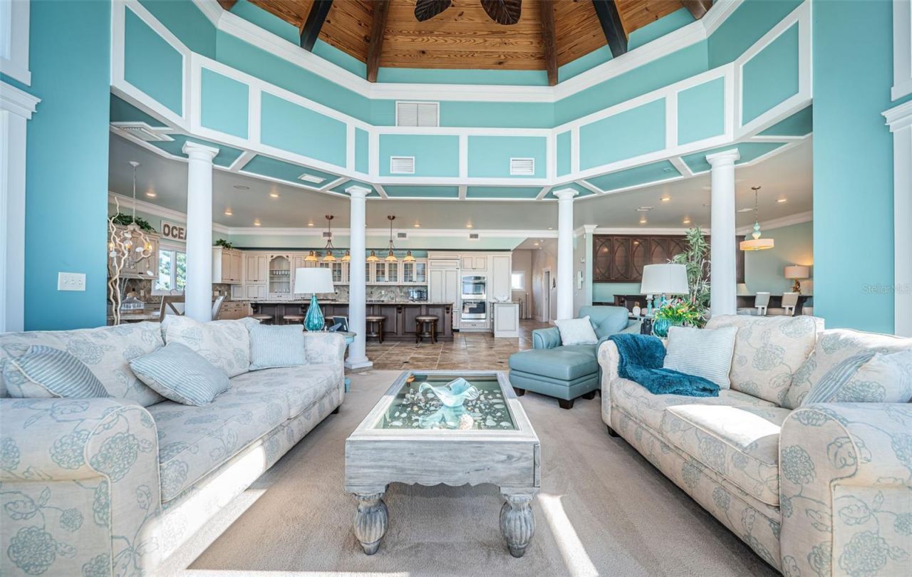 934 Eldorado Avenue, Clearwater Beach, FL 33767 Photo