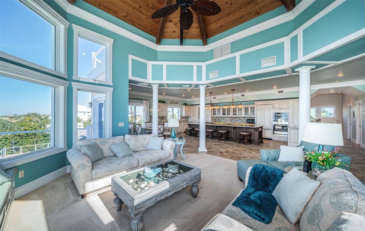 934 Eldorado Avenue, Clearwater Beach, FL 33767 Photo