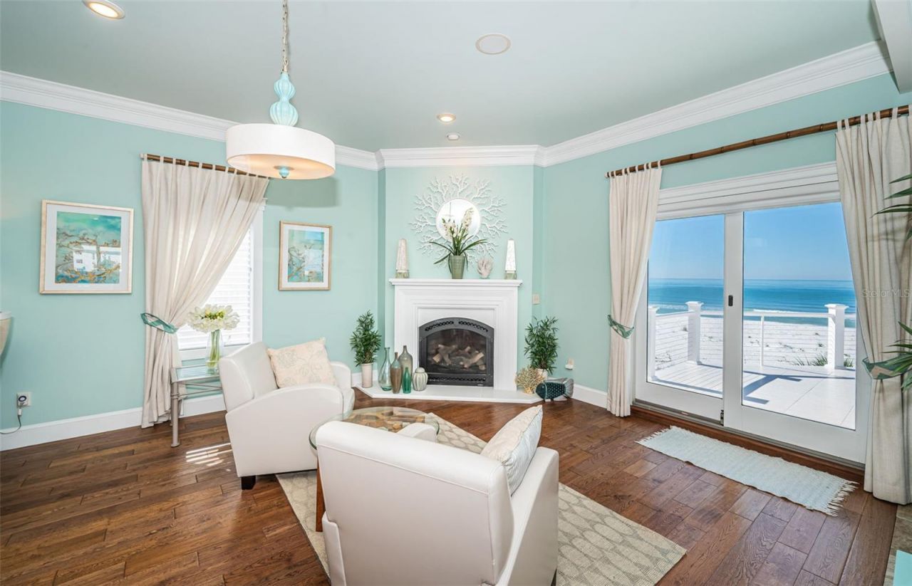 934 Eldorado Avenue, Clearwater Beach, FL 33767 Photo