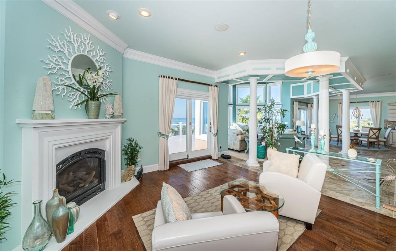 934 Eldorado Avenue, Clearwater Beach, FL 33767 Photo