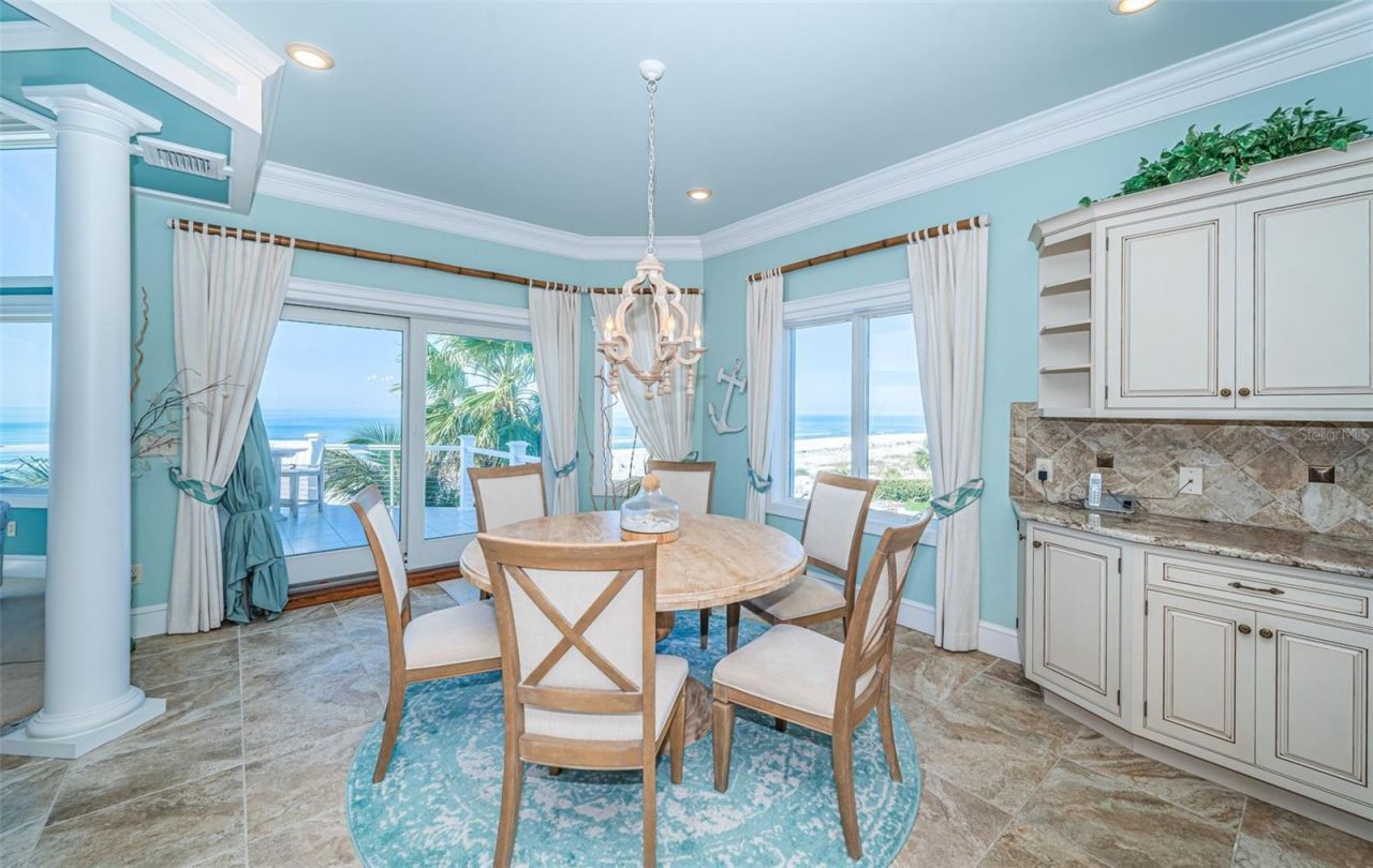 934 Eldorado Avenue, Clearwater Beach, FL 33767 Photo