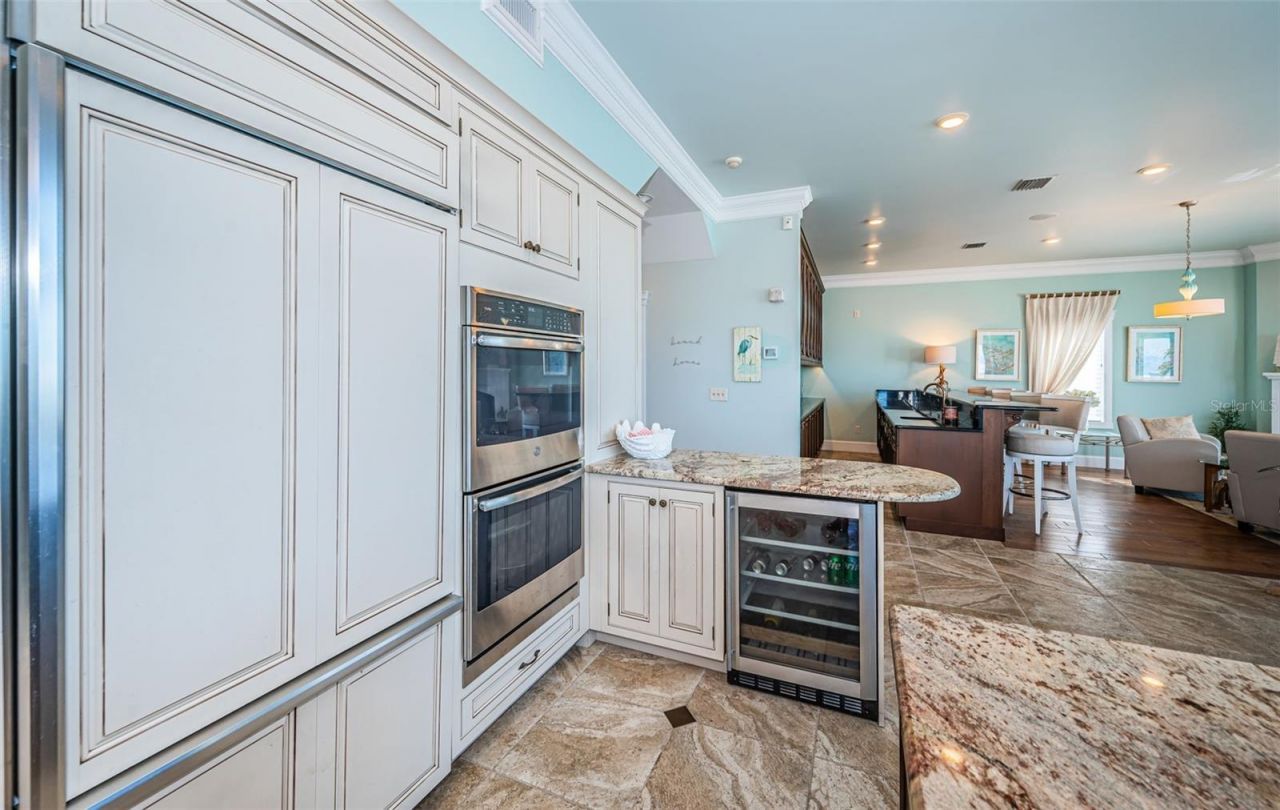 934 Eldorado Avenue, Clearwater Beach, FL 33767 Photo