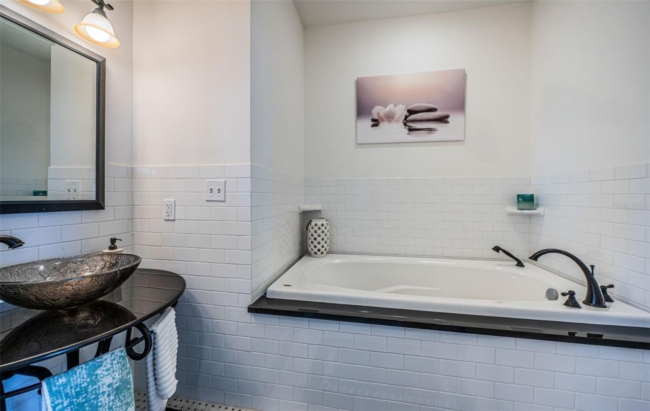 934 Eldorado Avenue, Clearwater Beach, FL 33767 Photo