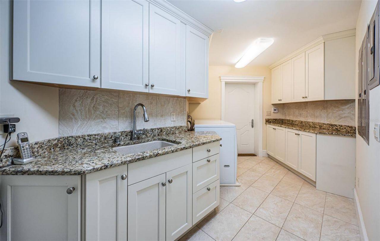 934 Eldorado Avenue, Clearwater Beach, FL 33767 Photo