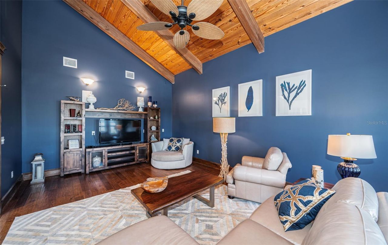 934 Eldorado Avenue, Clearwater Beach, FL 33767 Photo