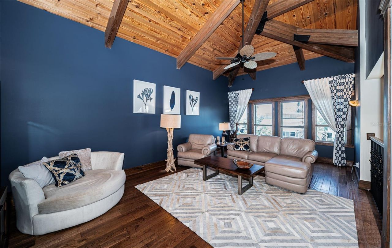 934 Eldorado Avenue, Clearwater Beach, FL 33767 Photo