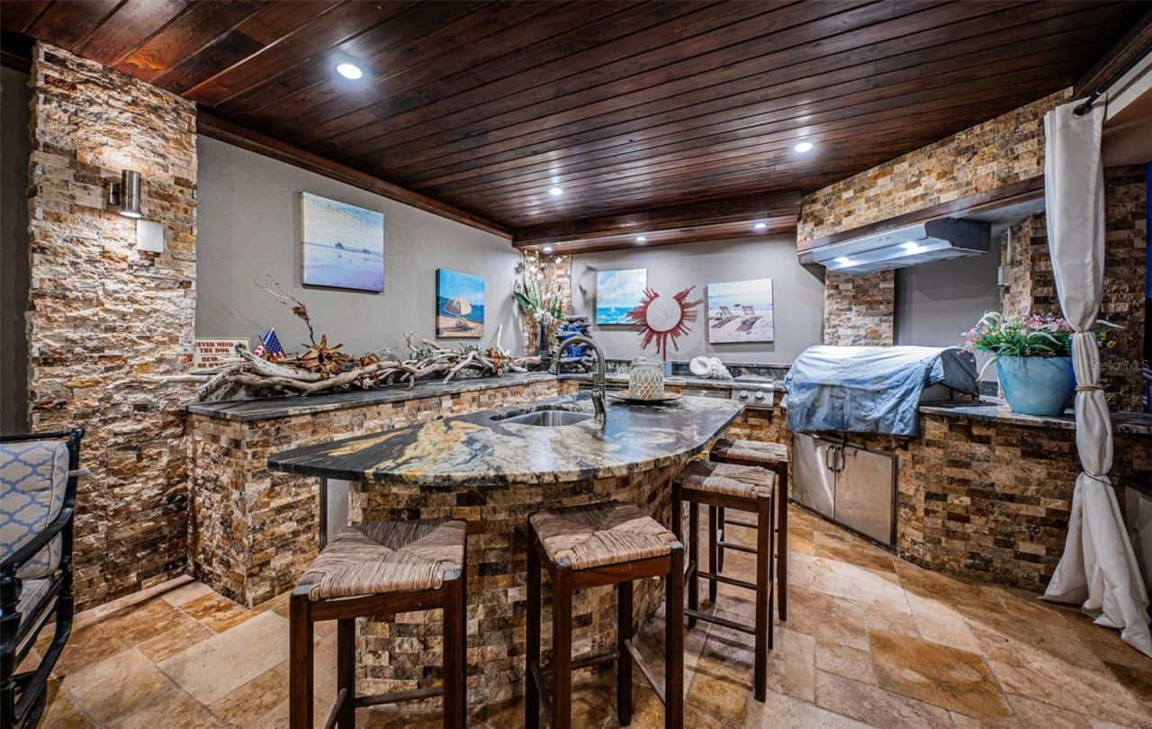 934 Eldorado Avenue, Clearwater Beach, FL 33767 Photo