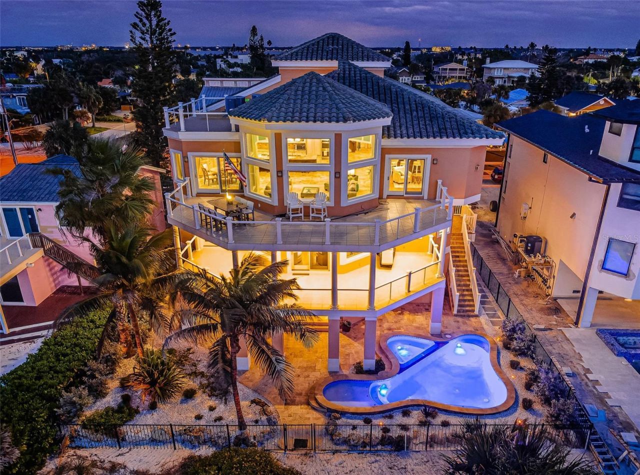 934 Eldorado Avenue, Clearwater Beach, FL 33767 Photo