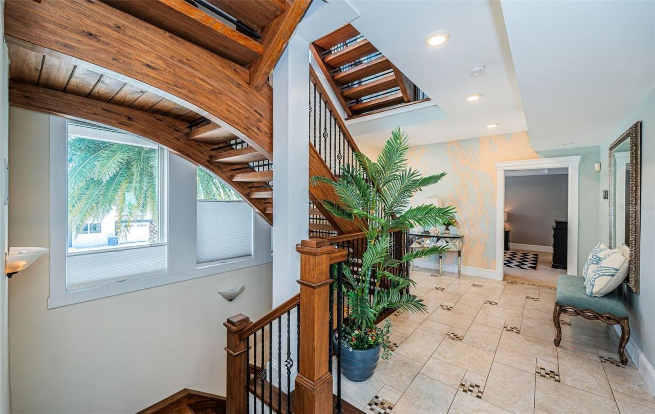 934 Eldorado Avenue, Clearwater Beach, FL 33767 Photo