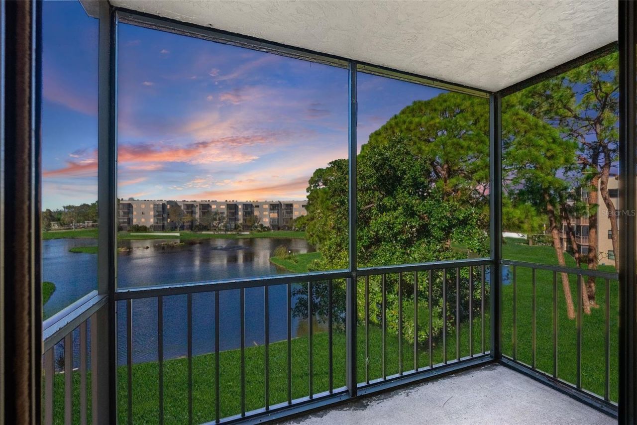 6188 80th Street N, Unit 303, Saint Petersburg, FL 33709 Photo