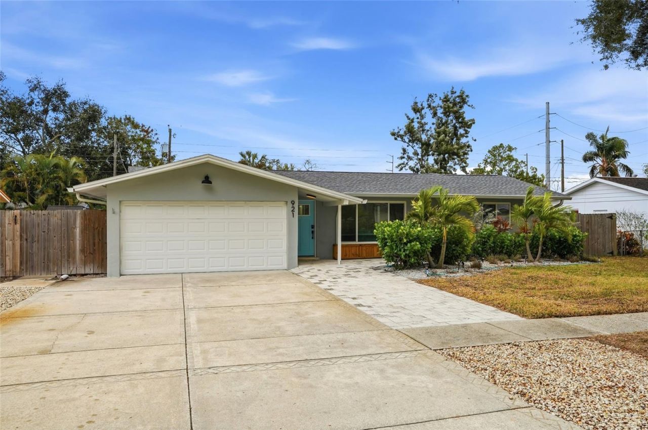 921 Deville Drive E, Largo, FL 33771 Photo