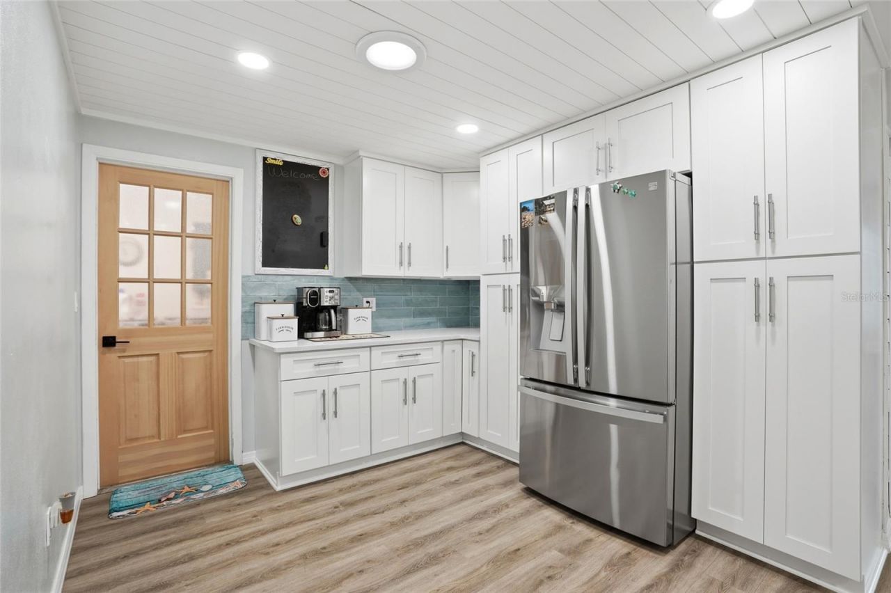 921 Deville Drive E, Largo, FL 33771 Photo