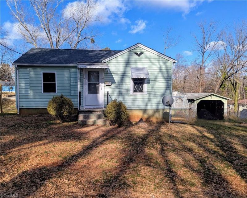 119 Cox Avenue, Elkin, NC 28621 Main Photo