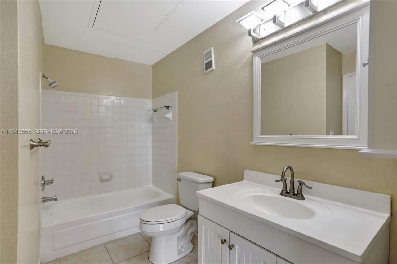 2485 NW 33rd St, Unit 1612, Oakland Park, FL 33309 Photo
