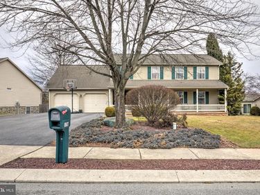 176 FAIRWAY DRIVE, DENVER, PA 17517