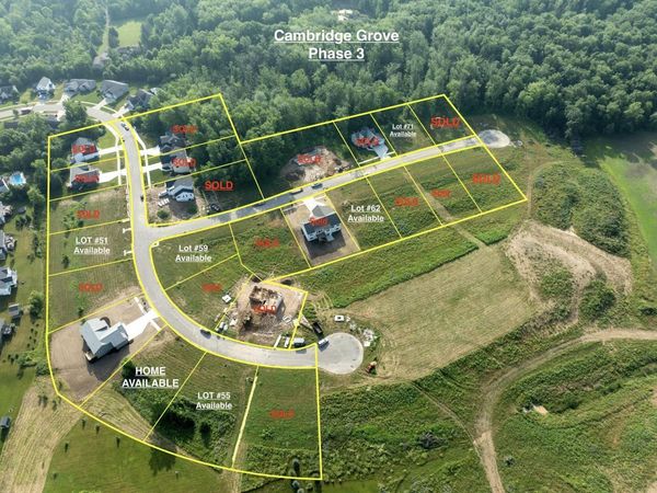 1817 Stratford Lane NW, Grand Rapids, MI 49534