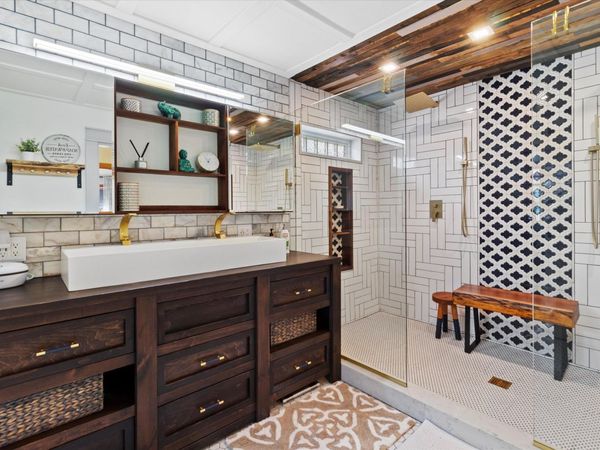 1821 N Vel R Phillips Ave, Milwaukee, WI 53212