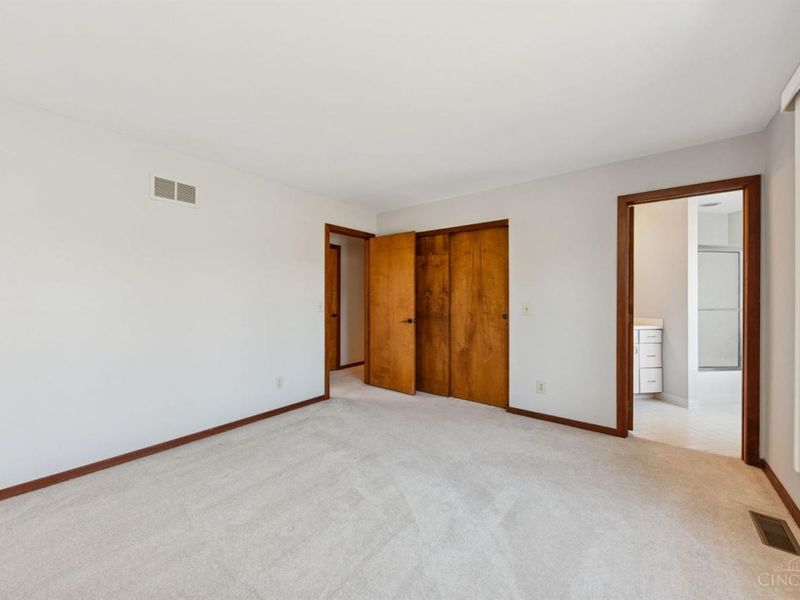 10301 Giverny Boulevard, Evendale, OH 45241 Photo 40