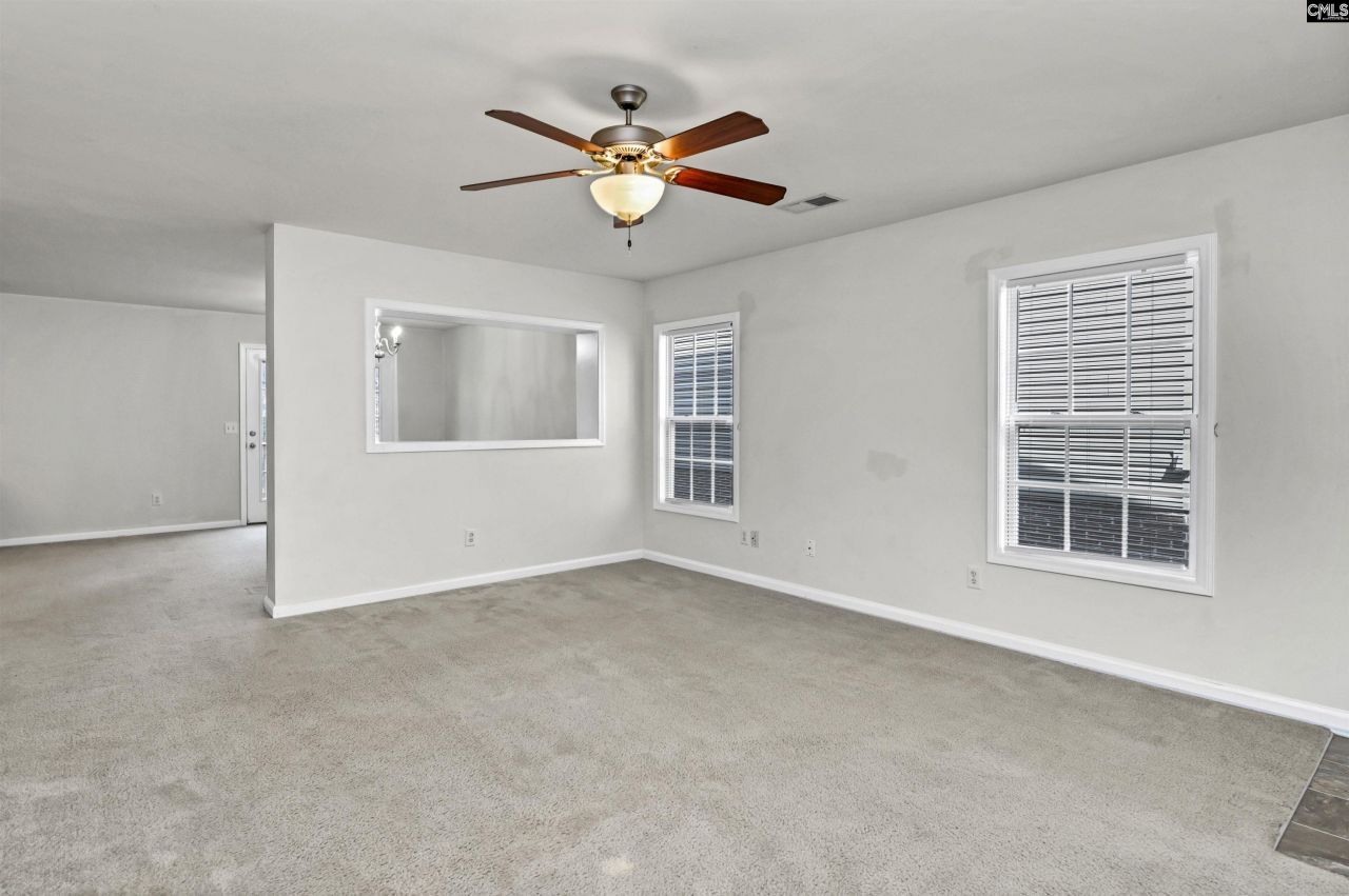 118 Whitton Court Photo 4