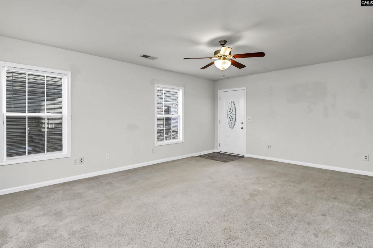 118 Whitton Court Photo 6