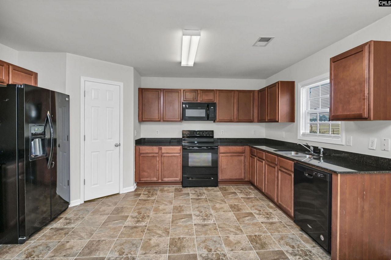 118 Whitton Court Photo 7