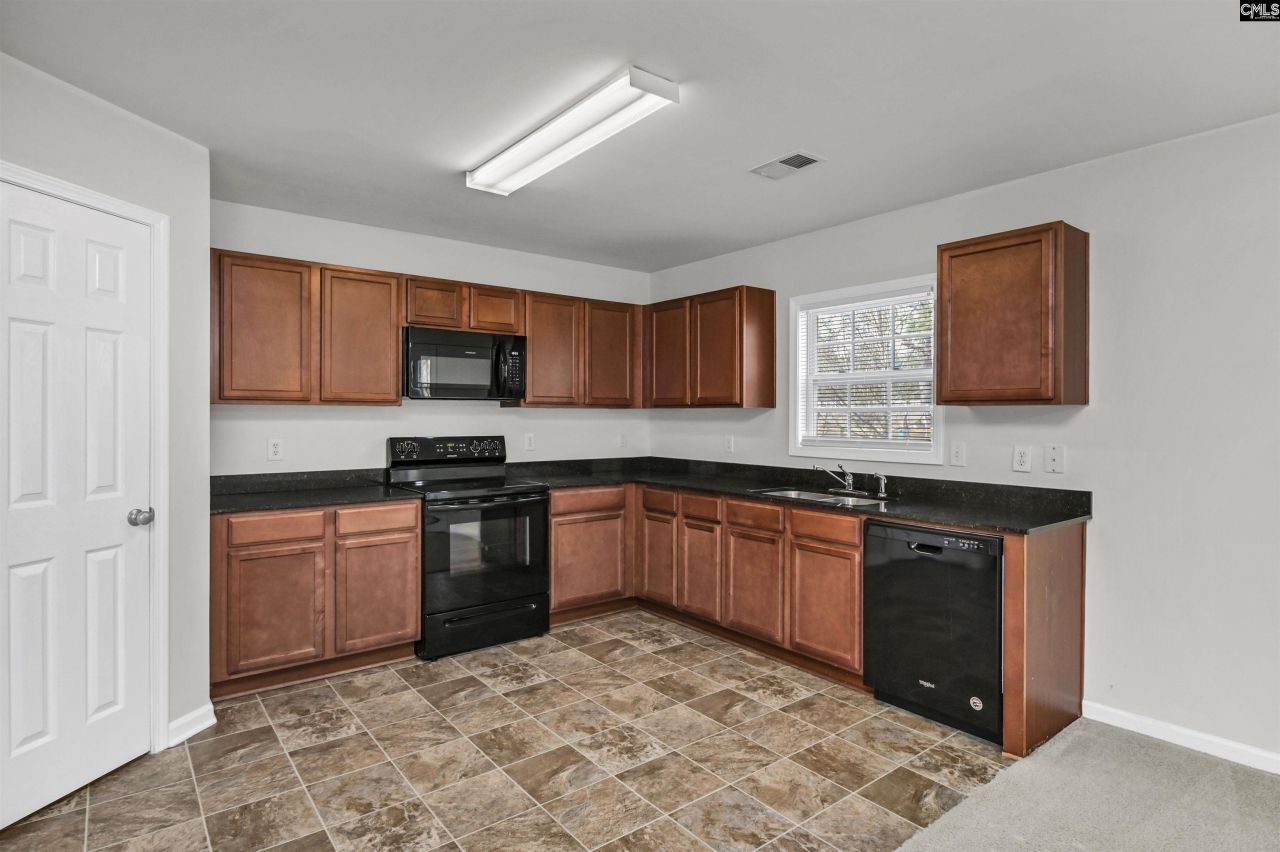 118 Whitton Court Photo 8