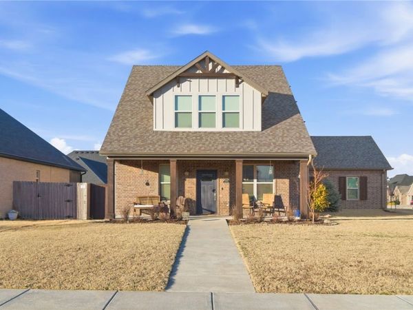 425 Frizzo Street, Tontitown, AR 72762