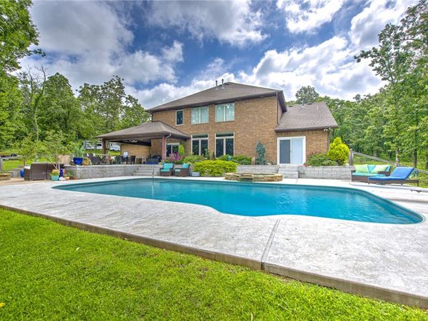 425 NE Duke Hill Road, Bentonville, AR 72713