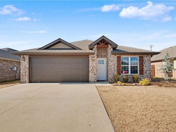 5905 NW McClellen Street, Bentonville, AR 72713