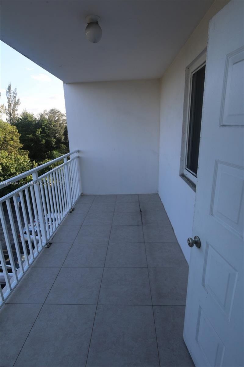 6940 NW Miami Gardens Dr, Unit 1-430, Hialeah, FL 33015 Photo