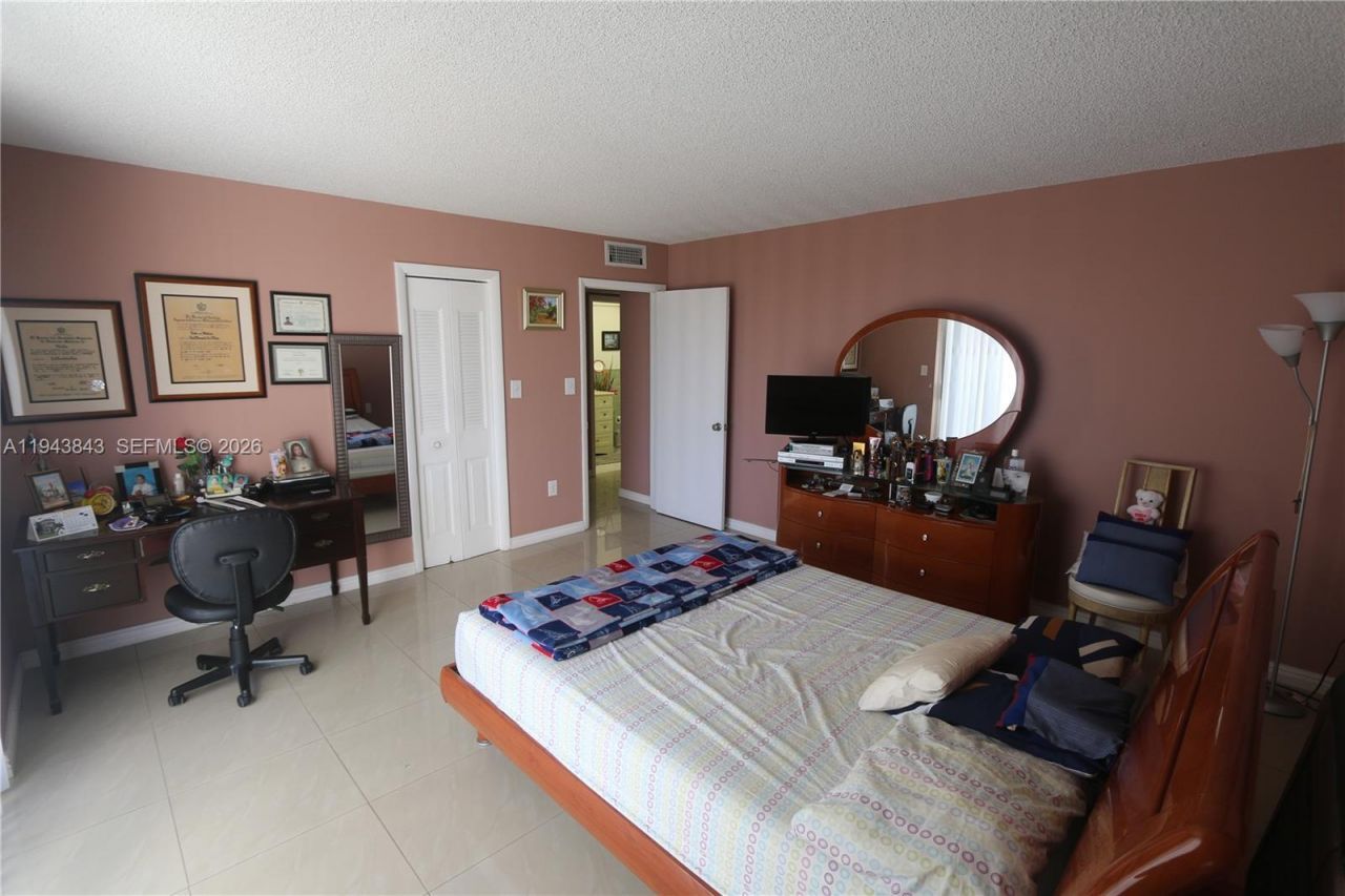 6940 NW Miami Gardens Dr, Unit 1-430, Hialeah, FL 33015 Photo