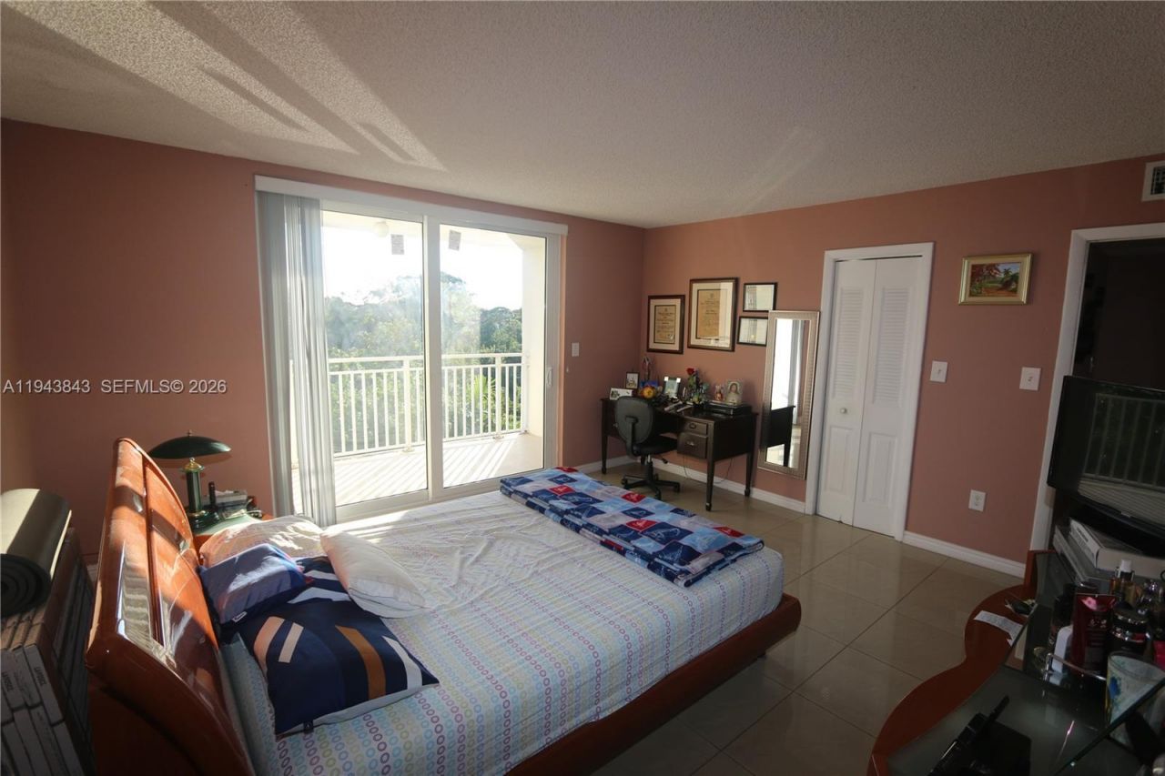 6940 NW Miami Gardens Dr, Unit 1-430, Hialeah, FL 33015 Photo