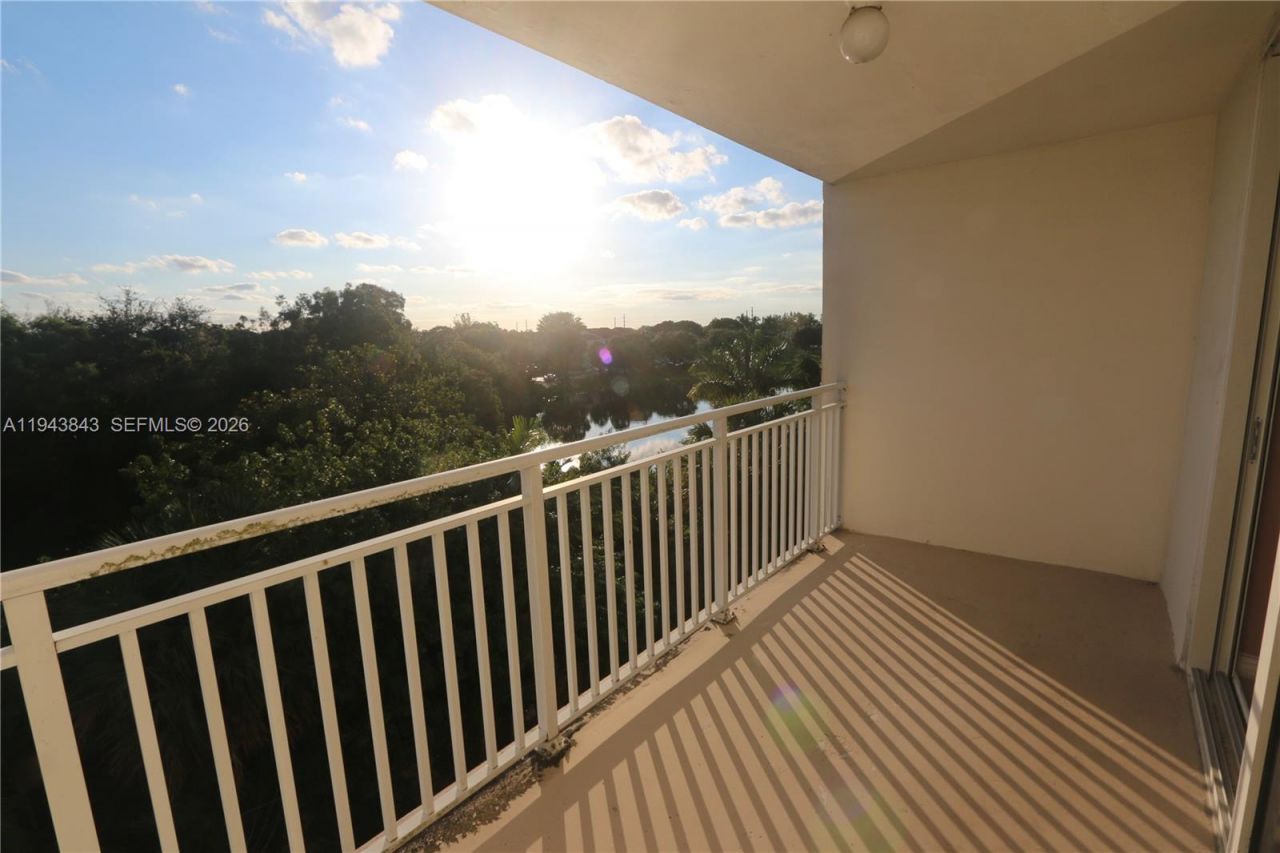 6940 NW Miami Gardens Dr, Unit 1-430, Hialeah, FL 33015 Photo