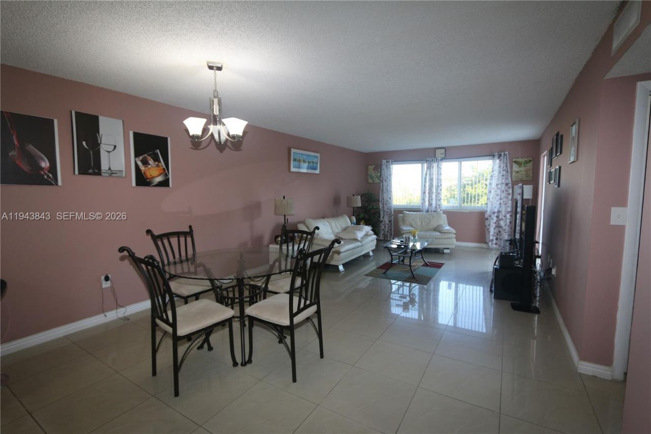 6940 NW Miami Gardens Dr, Unit 1-430, Hialeah, FL 33015 Photo