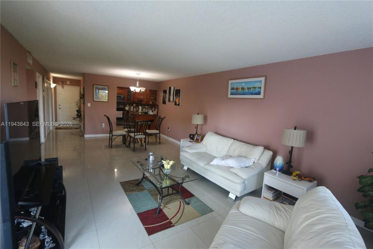 6940 NW Miami Gardens Dr, Unit 1-430, Hialeah, FL 33015 Photo