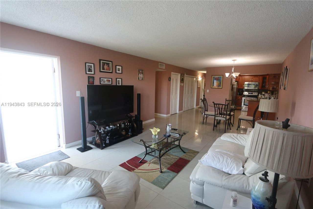 6940 NW Miami Gardens Dr, Unit 1-430, Hialeah, FL 33015 Photo