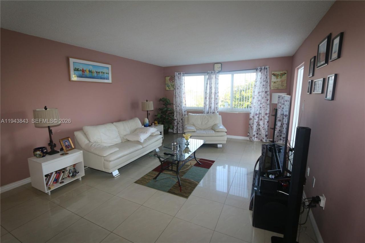 6940 NW Miami Gardens Dr, Unit 1-430, Hialeah, FL 33015 Photo