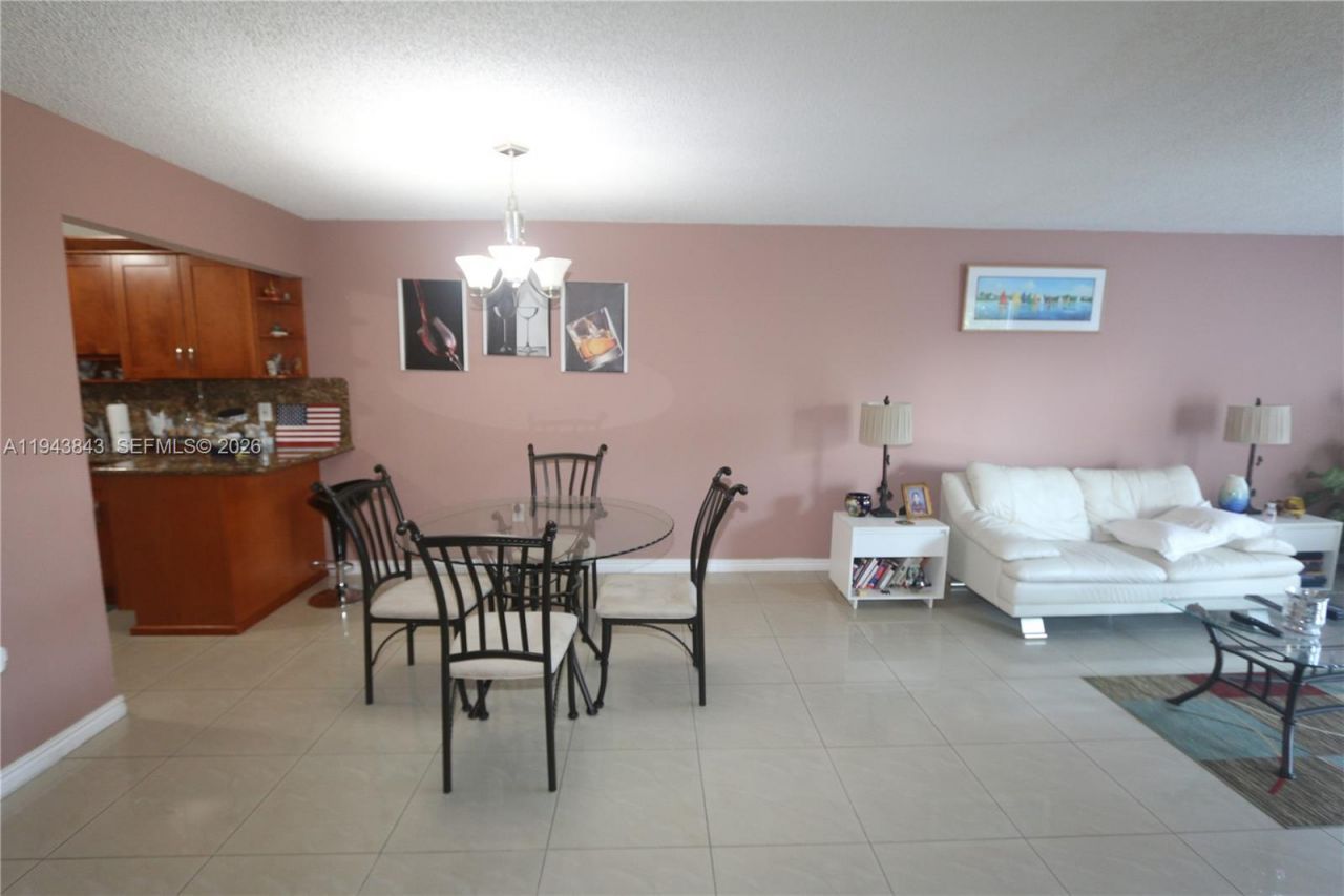 6940 NW Miami Gardens Dr, Unit 1-430, Hialeah, FL 33015 Photo