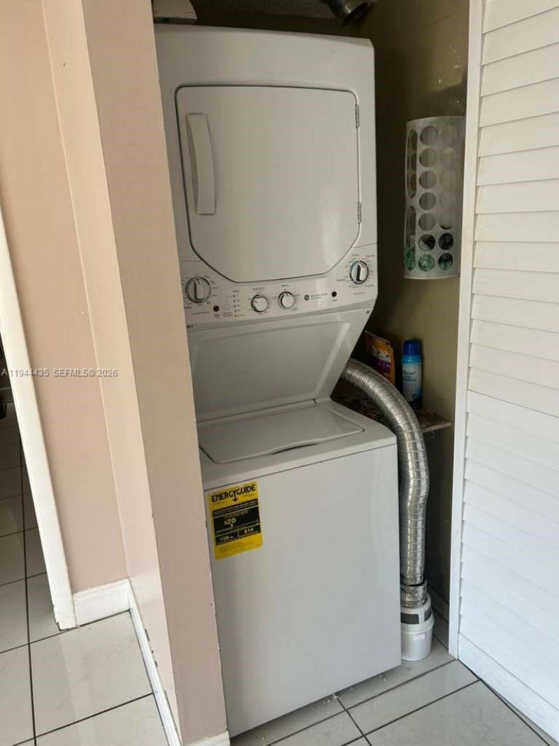 2600 Collins, Unit 508, Miami Beach, FL 33140 Photo