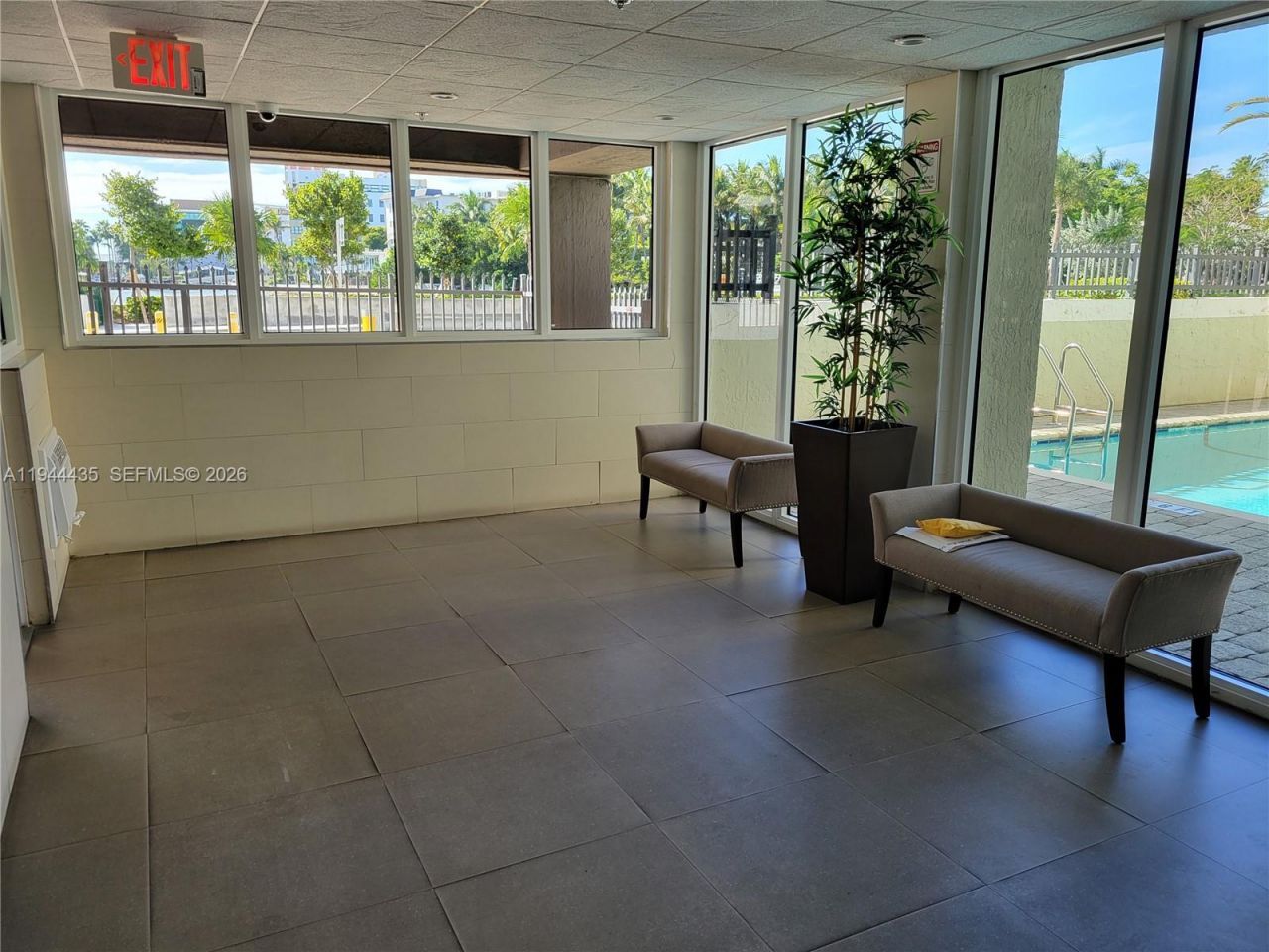 2600 Collins, Unit 508, Miami Beach, FL 33140 Photo